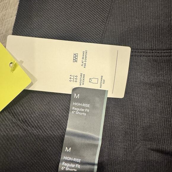 All In Motion Black High Rise 6” Shorts Ribbed Moisture Wicking Reg Fit Size M - Picture 3 of 5